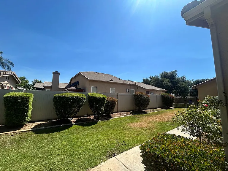 36248 Village Rd — Photo 13