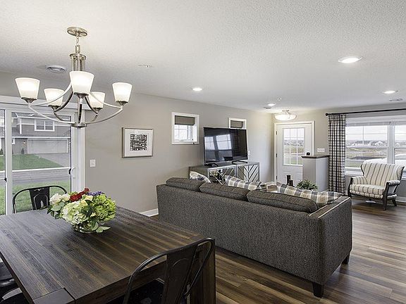 2nd image of 8051 Abercrombie Ln