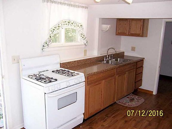 2nd image of 418 E Lawn Ave