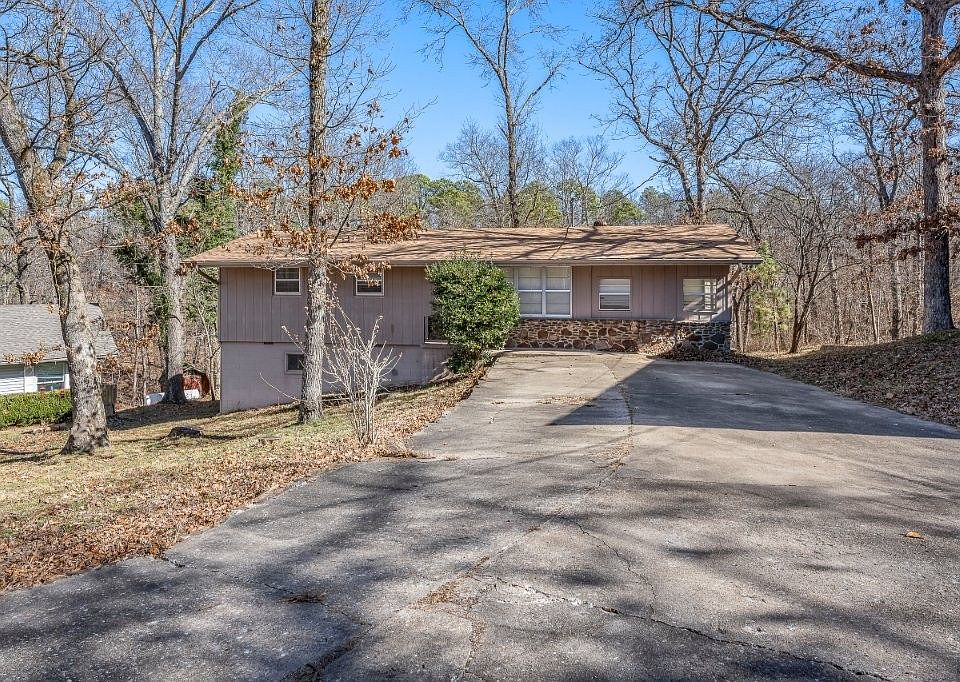 1st image of 6 Morris Ln