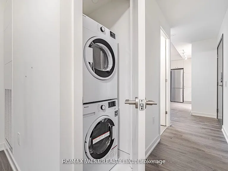 9 Tecumseth St #401 — Photo 24