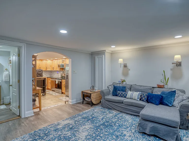 103 S College Ave — Photo 23