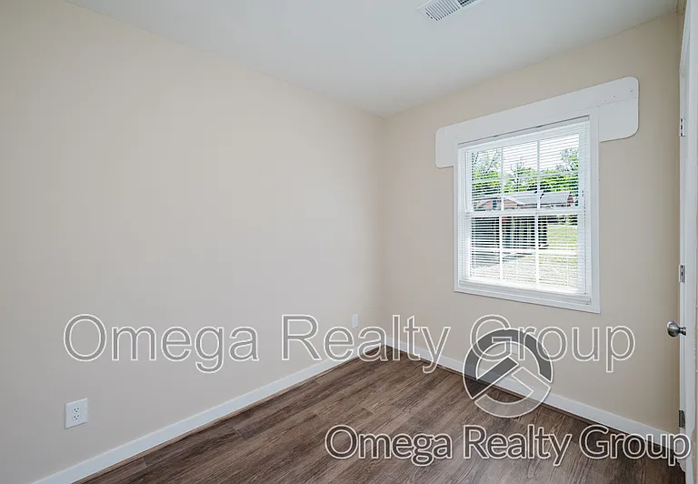 12 E Clay St — Photo 18