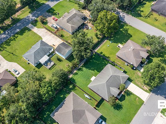 3rd image of 227 Woodsong Dr