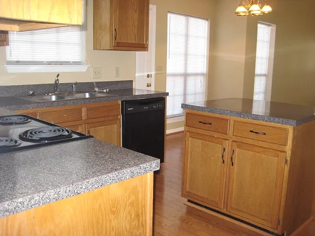 3609 Applewood Ln — Photo 6