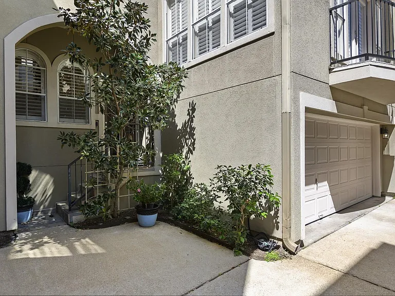 3307B W Lamar St #B — Photo 2