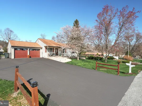 5 Hines Dr, East Berlin, PA 17316