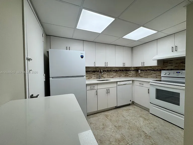 401 Golden Isles Dr #614 — Photo 5