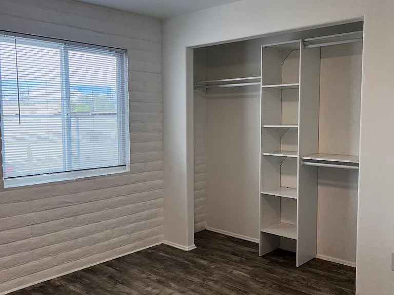2415 N Columbus Blvd #3 — Photo 6