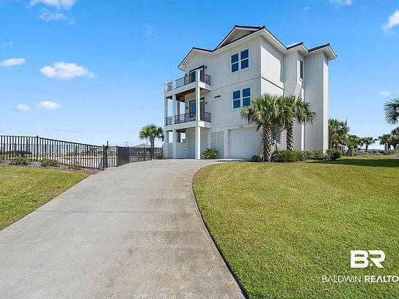 3rd image of 3202 Dolphin Dr