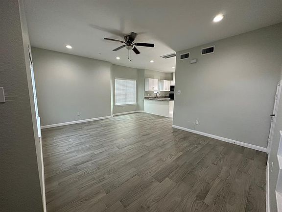 3rd image of 2726 Arlington Ct