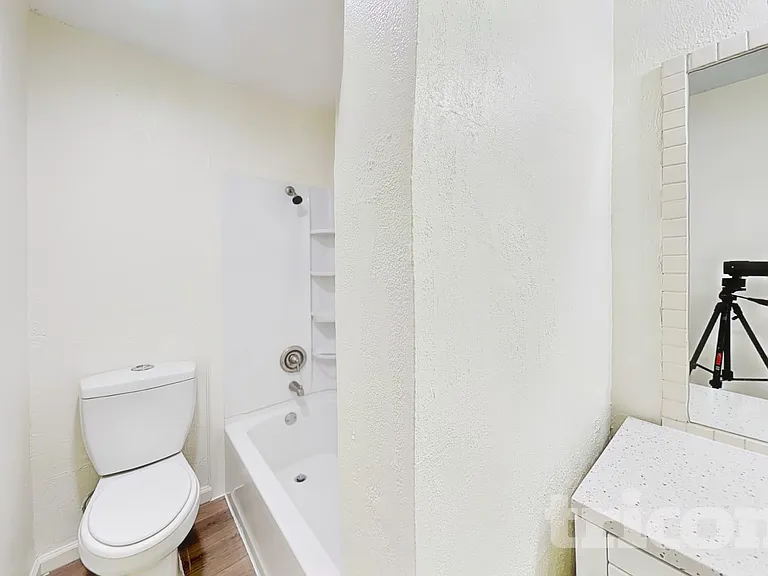 10008 Buffalo Grove Rd — Photo 11