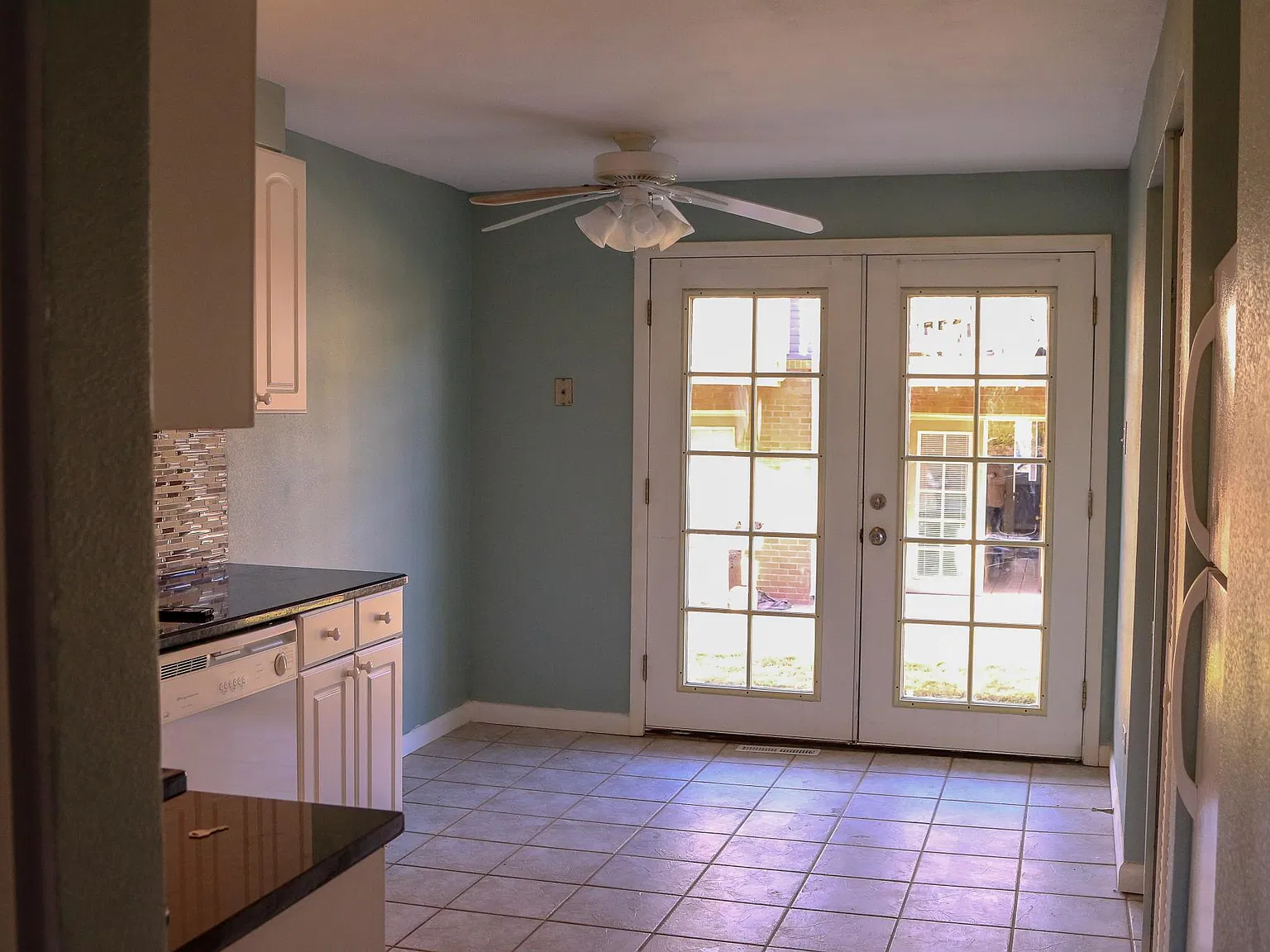 2 bed, 850 sqft, $1,600 — Photo 3