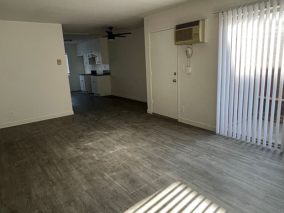 3rd image of 15507 Vanowen St #15