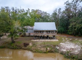 13240 River Rd, Gulfport, MS 39503