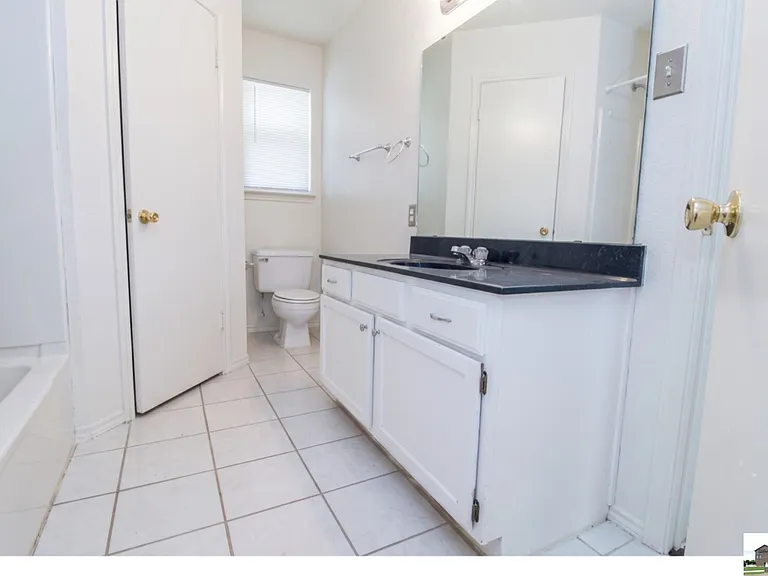 3615 Coral Bay Ln — Photo 9