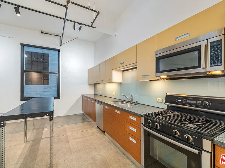 738 S Los Angeles St #305 — Photo 4