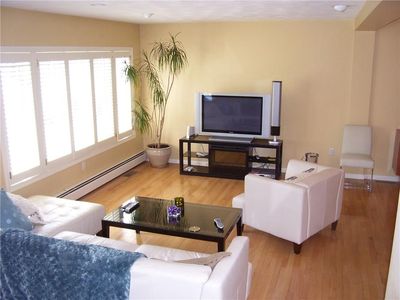 100 Hoffman Ave APT 4, Cranston, RI, 02920