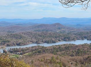 1037 Toxaway Dr, Lake Toxaway, NC 28747