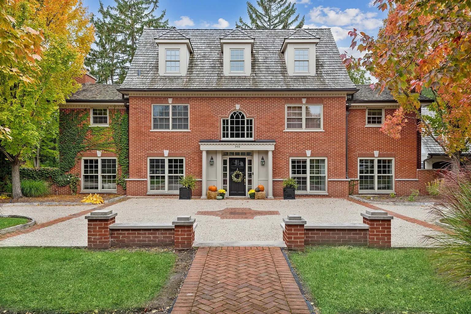 360 Butler Dr photo 1