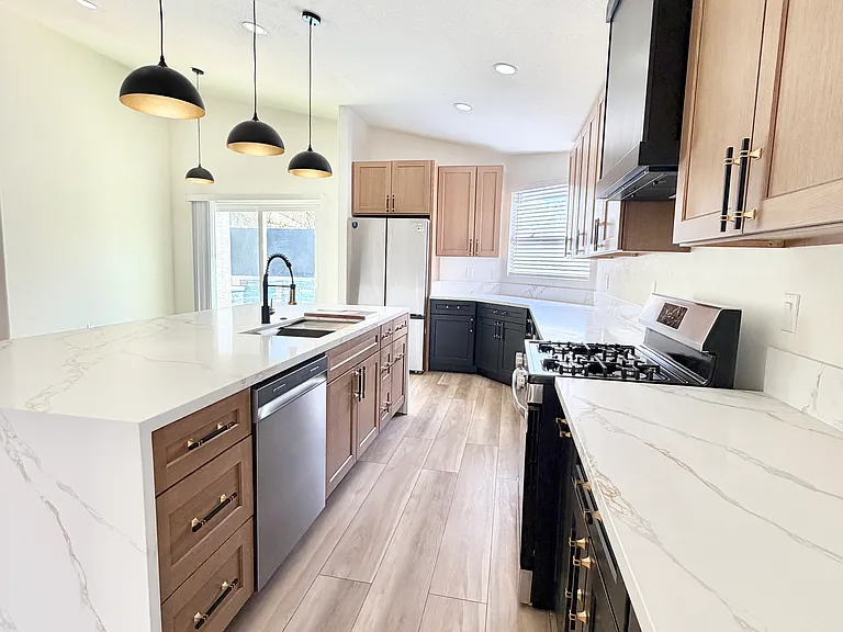 8221 Grassy Point Cir — Photo 10