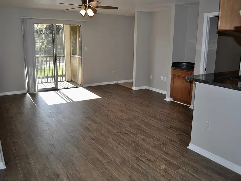 202-314 Lake Parsons Grn #202 — Photo 4