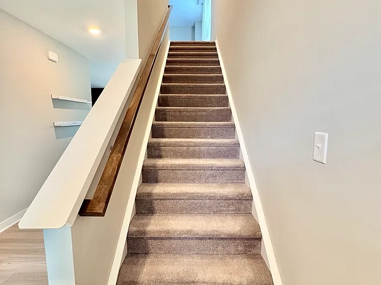 3694 Locust Dr — Photo 18