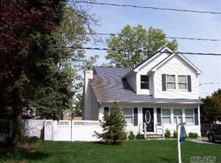 9 Oneida Ave, South Setauket, NY 11720