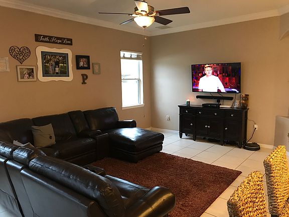 4th image of 933 White Oak Way