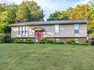 1904 Bull Run Valley Dr, Powell, TN 37849
