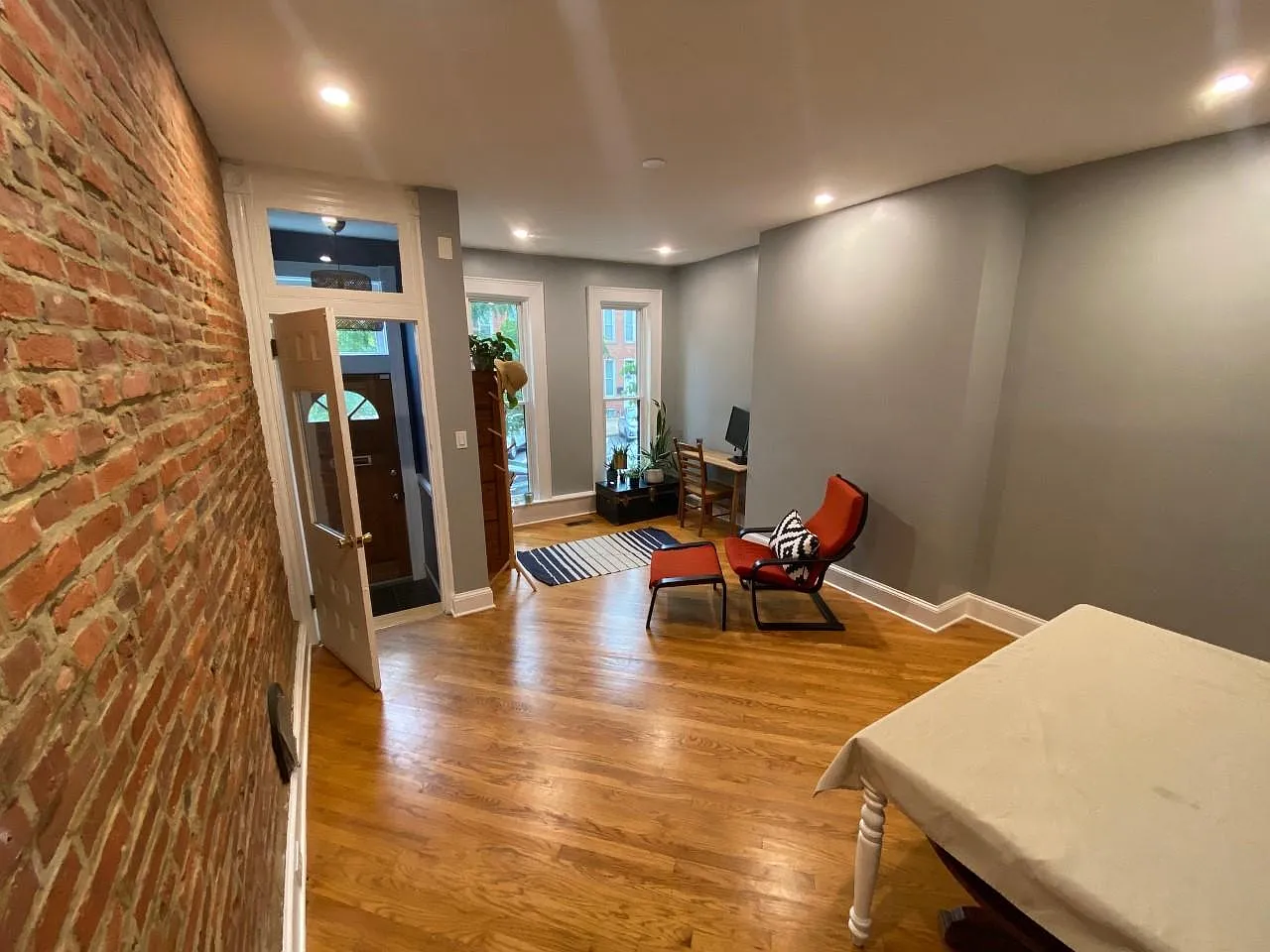 3 bed, 1450 sqft, $2,300 — Photo 4