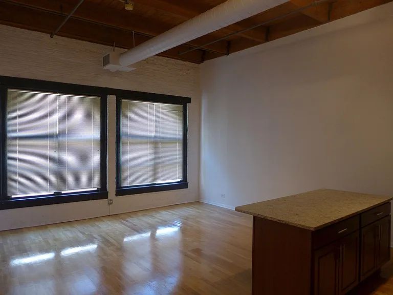 Old Franklin Building — Photo 15