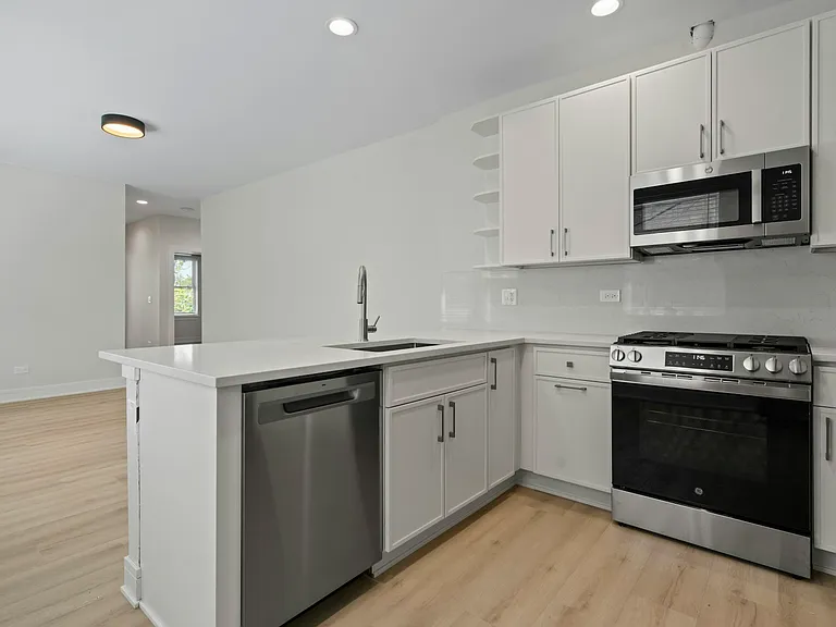 436 S Maple Ave #202 — Photo 15