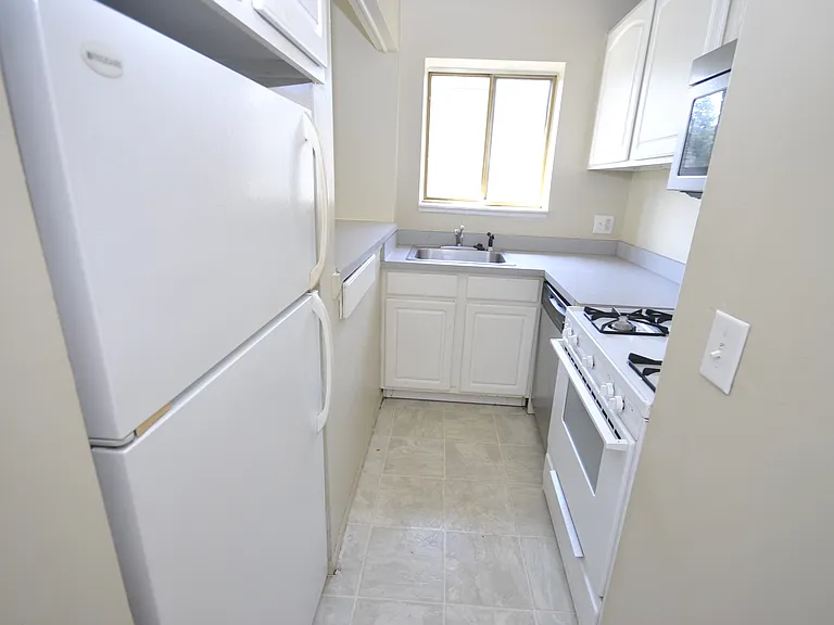 817 Arch St — Photo 20