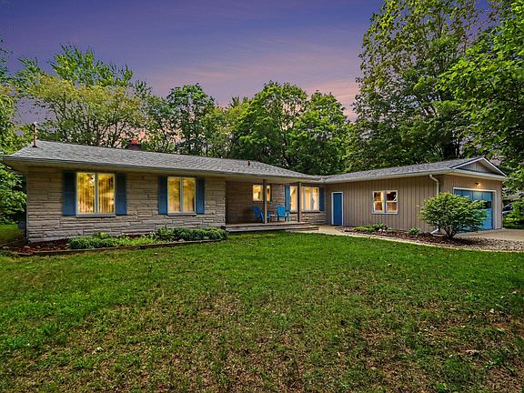 2nd image of 3034 Springbrook Dr