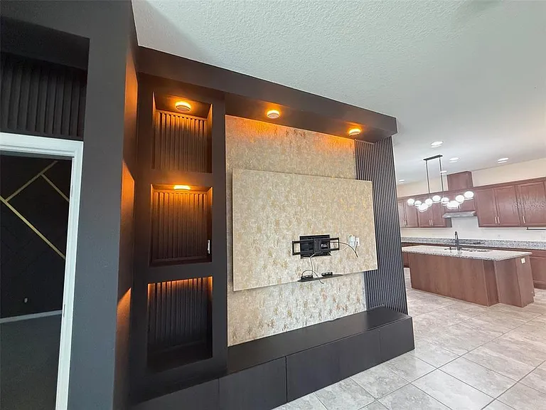 2074 Brillante Dr — Photo 9