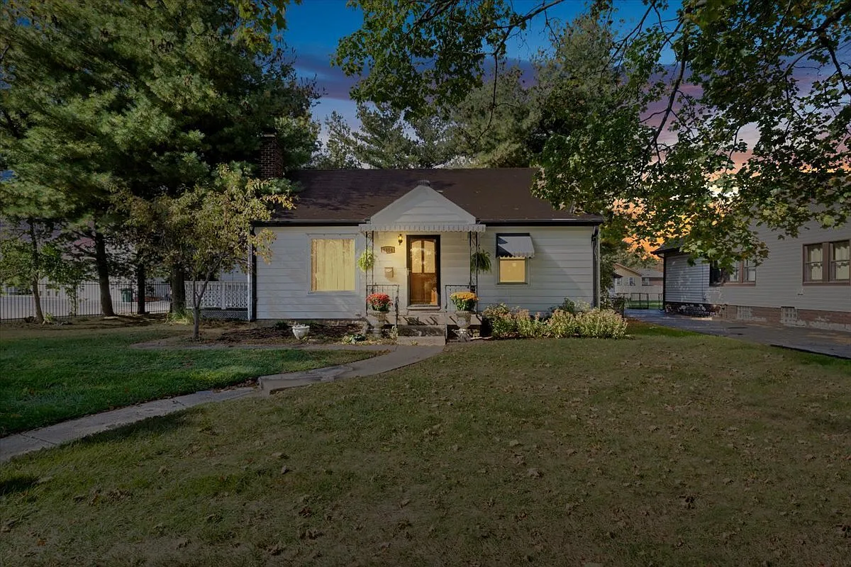 1804 N Auburn St photo 1