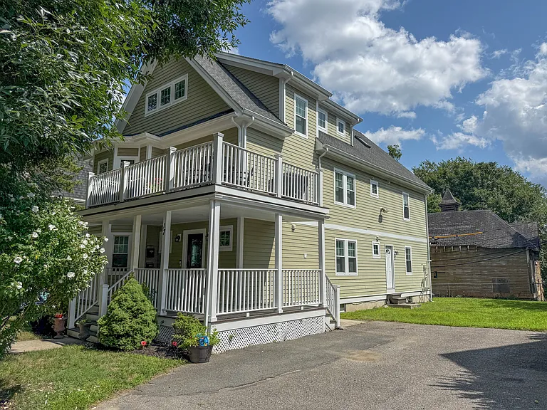 17 Tremlett St #1 — Photo 19