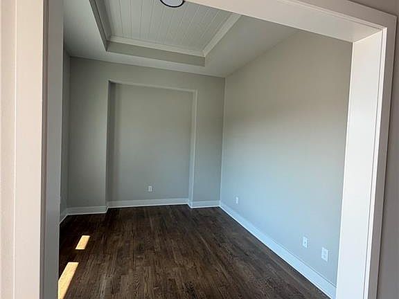 4th image of 6004 Apache Dr