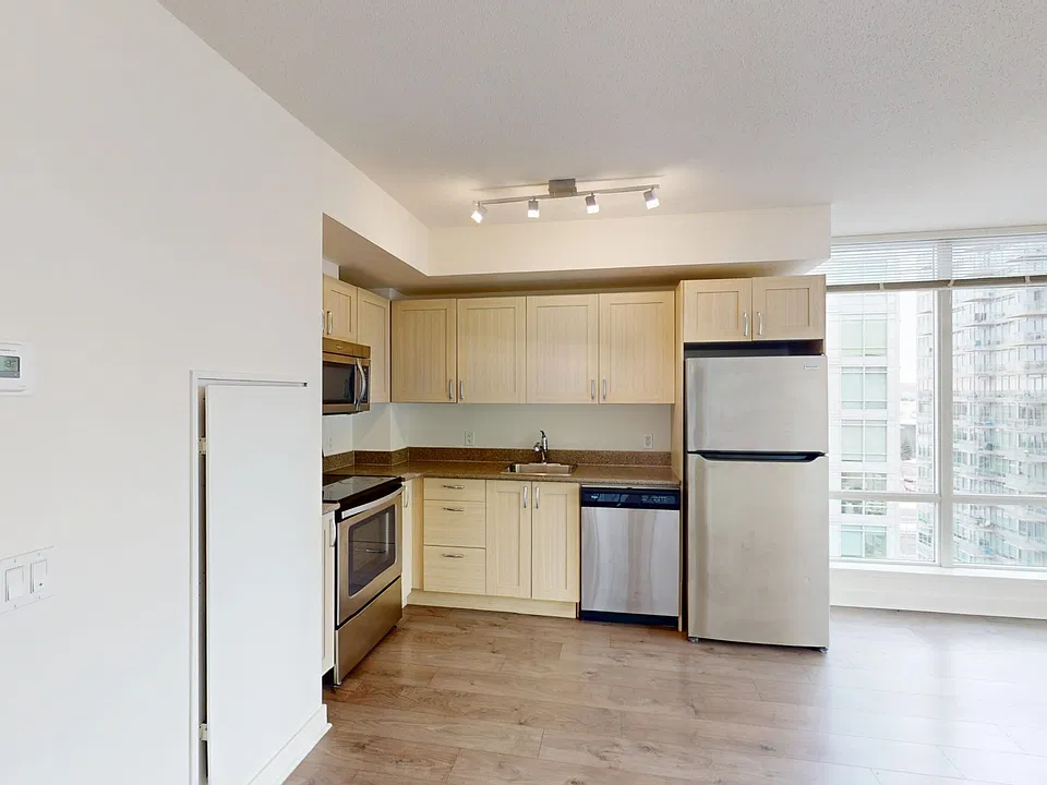 1207 Brentwood Cmn NW