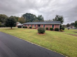 1501 Crescent Dr, Elizabeth City, NC 27909