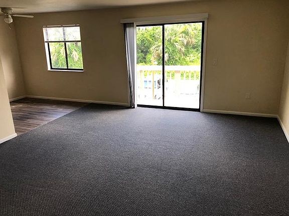 Living Room/Dining Area