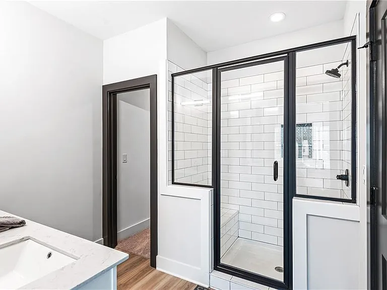 585 King Arnold St — Photo 26