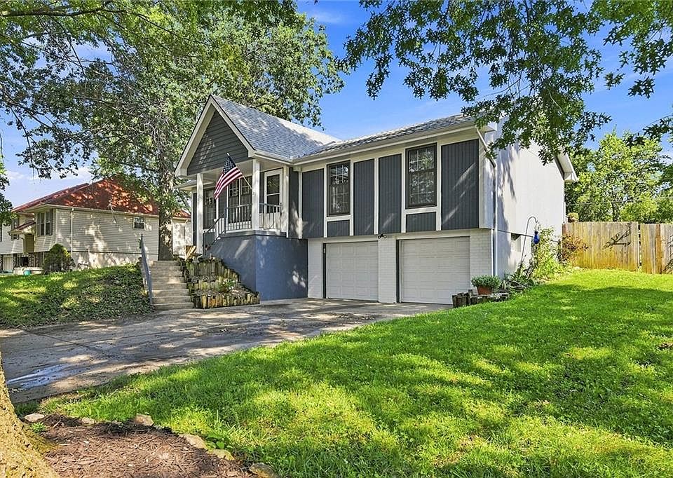 1st image of 901 Valley Woods Dr