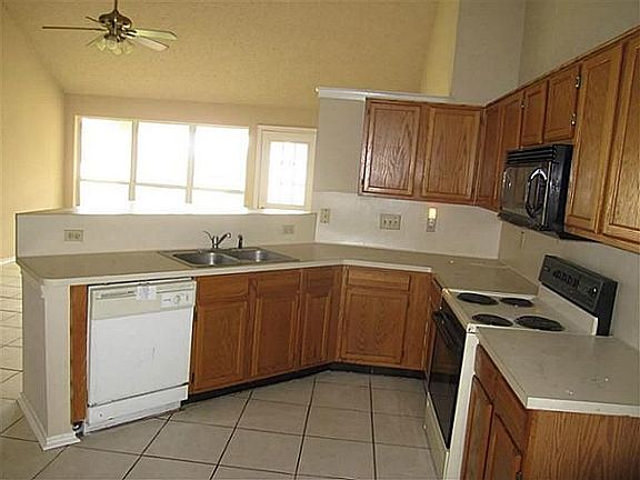 3rd image of 4808 Alberta Cir