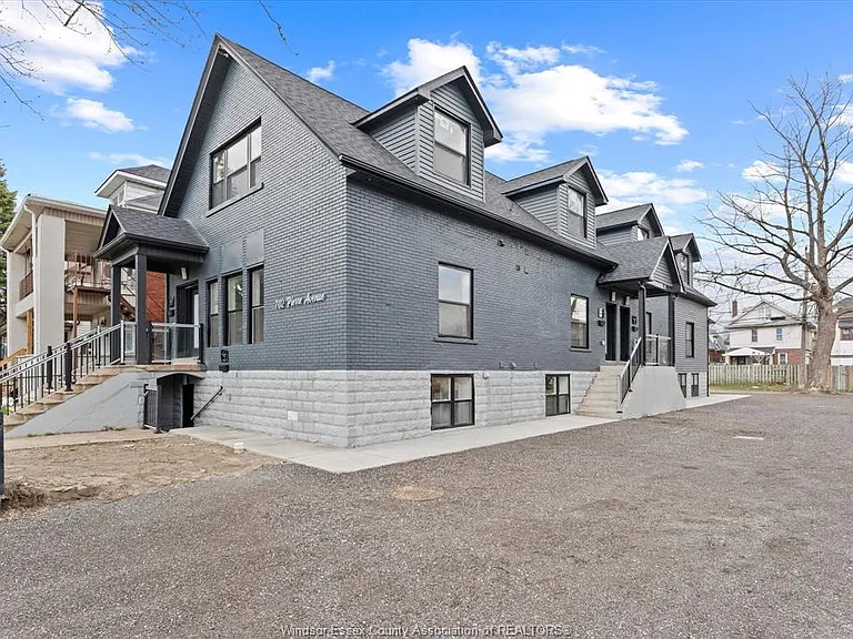 702 Pierre Ave #4 — Photo 3