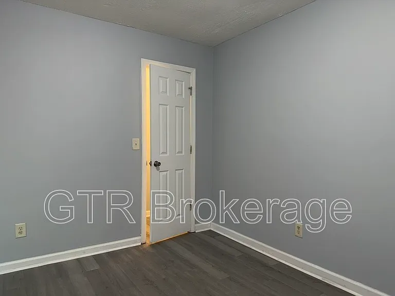 1145 Booker Ave SW — Photo 7