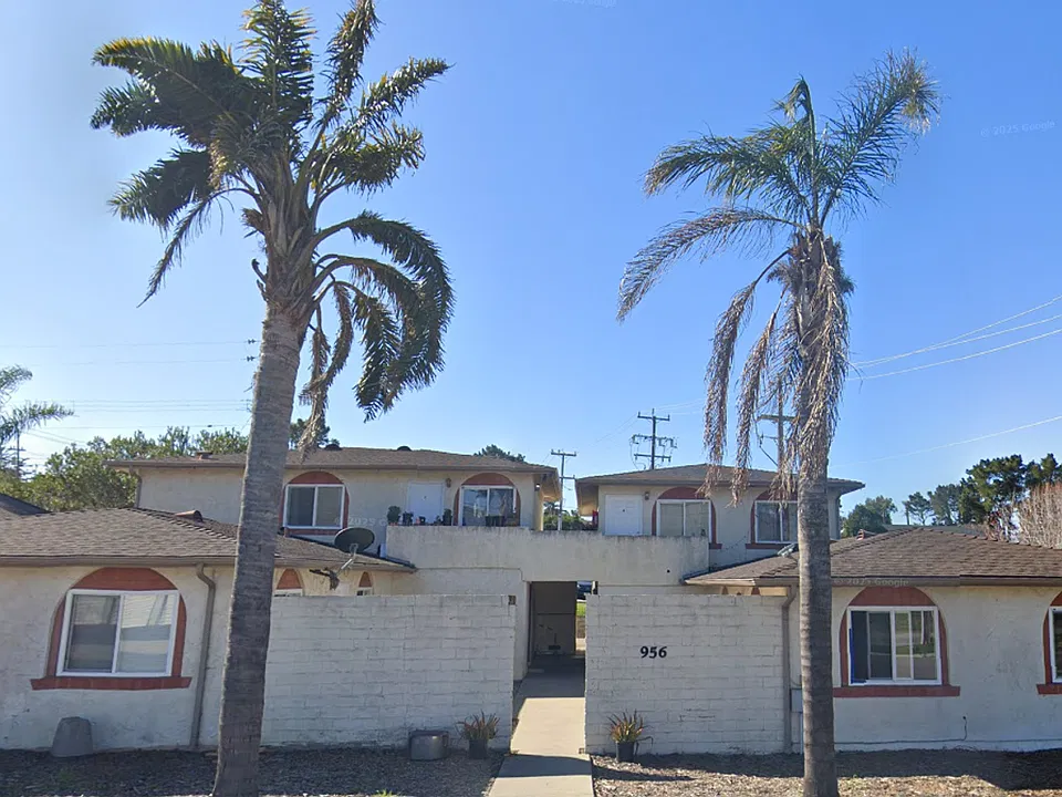 956 Las Tunas St