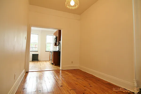 Rented by aptsandlofts.com | media 17