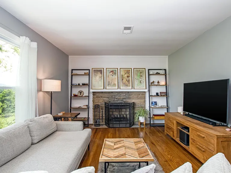 2158 Brookview Dr #A — Photo 7